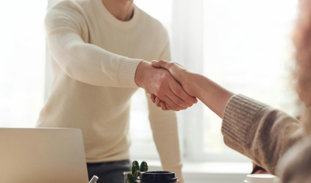 How to Start a Freelance Business and Land Your First Client